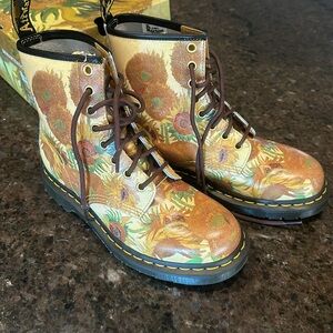 NIB Dr. Martens